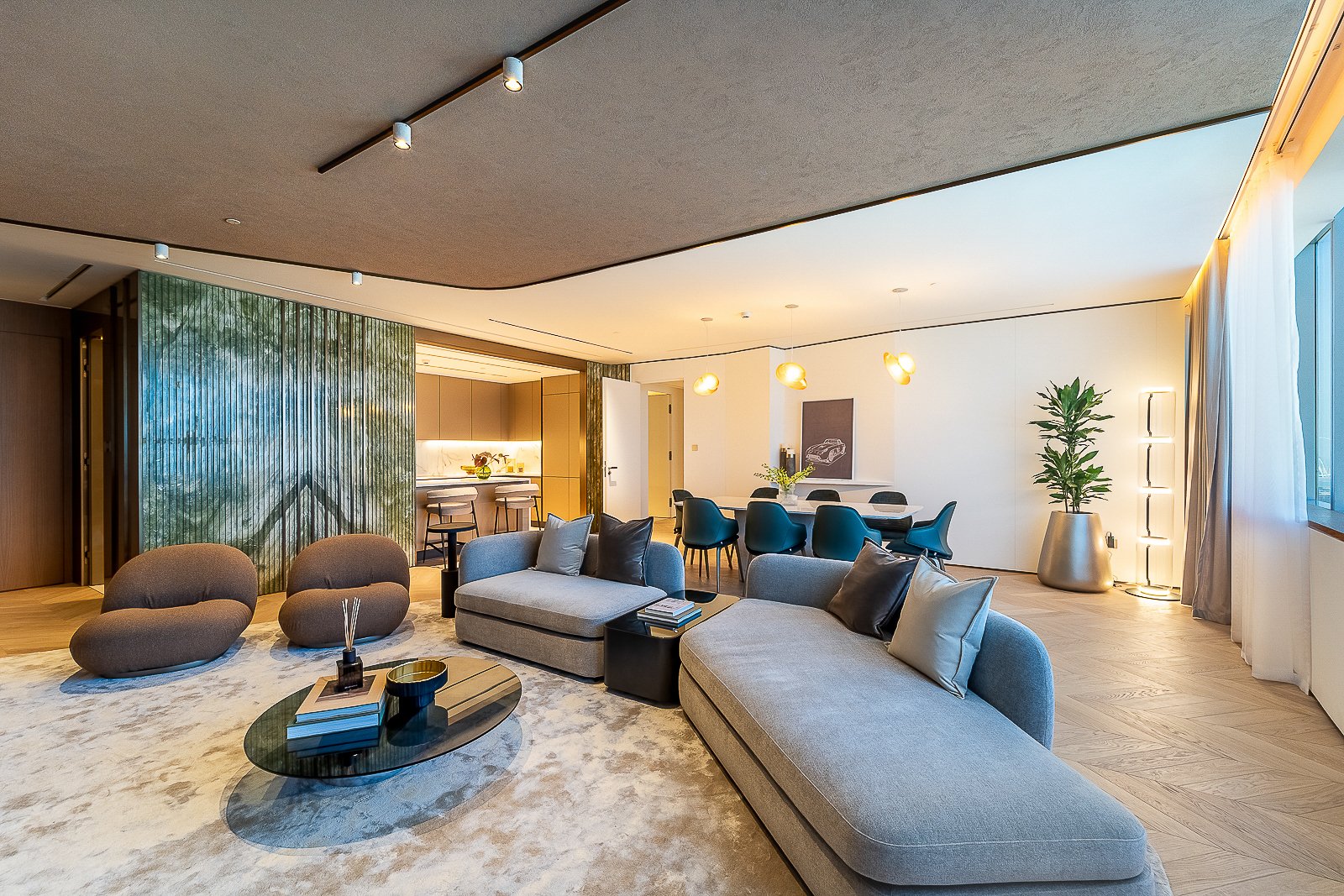 4 bedrooms Apartment in ICONIC TOWER No. 11041